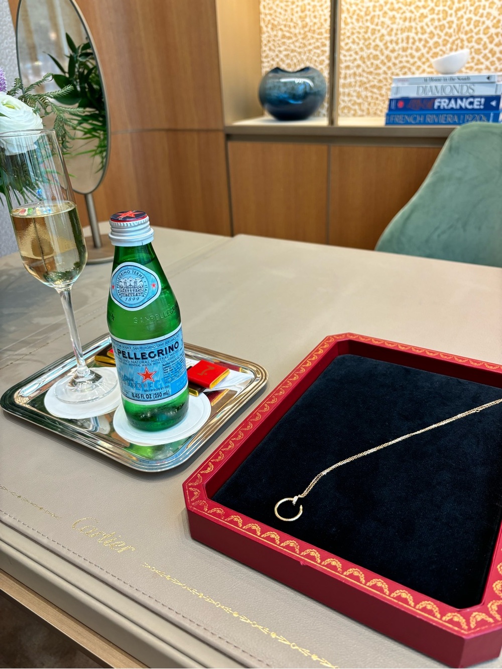 Cartier Gold Necklace with Black Velvet Tray, Red Box, and Certificate - Picture 6 of 11